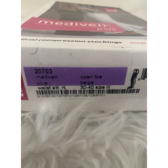 Mediven Plus Beige 30-40 Size III - Picture 7 of 11